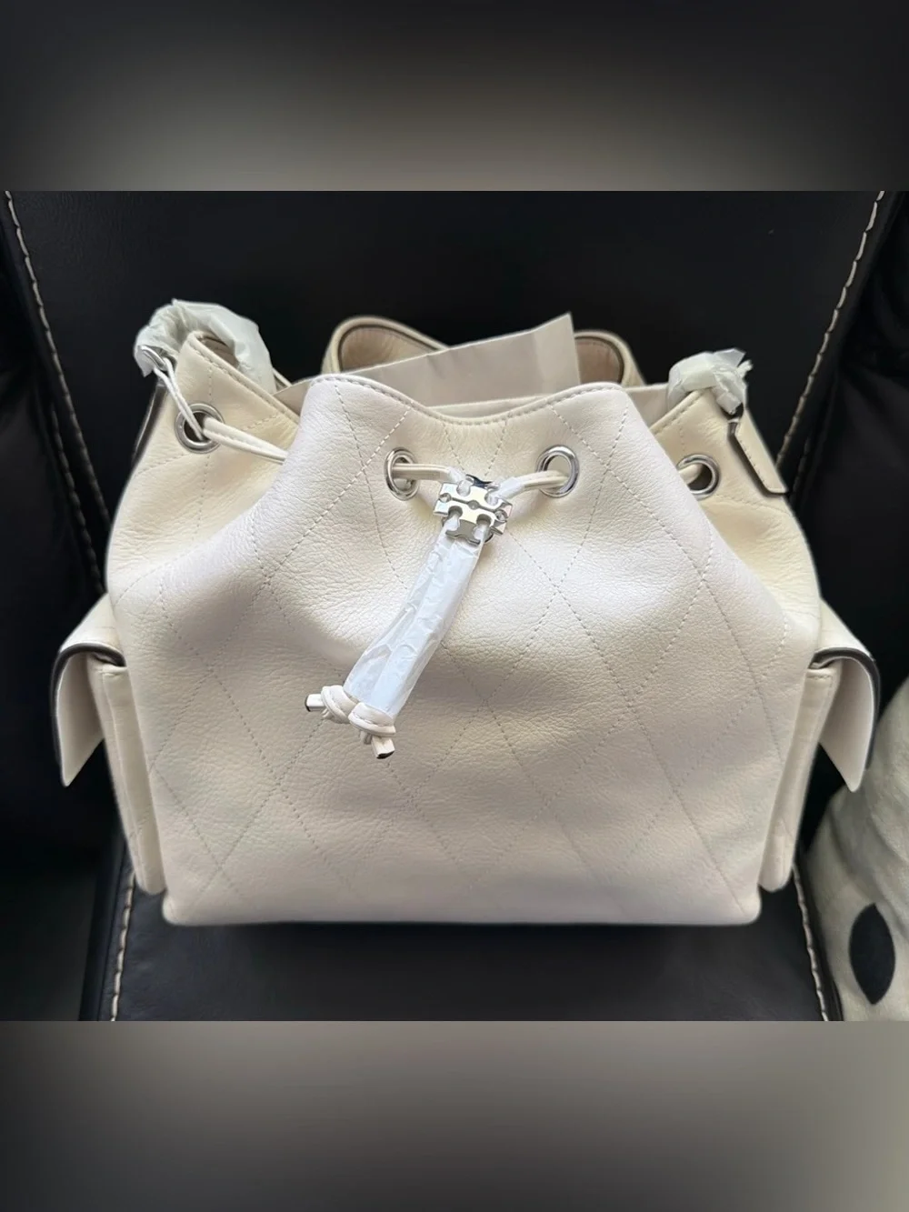 TB CHARLIE QUILTED DRAWSTRING SHOULDER BAG